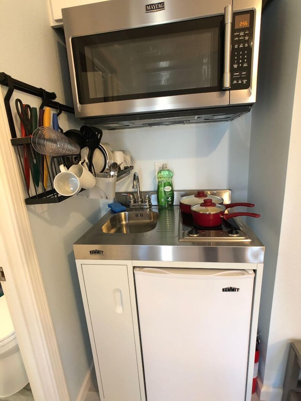 mini kitchen