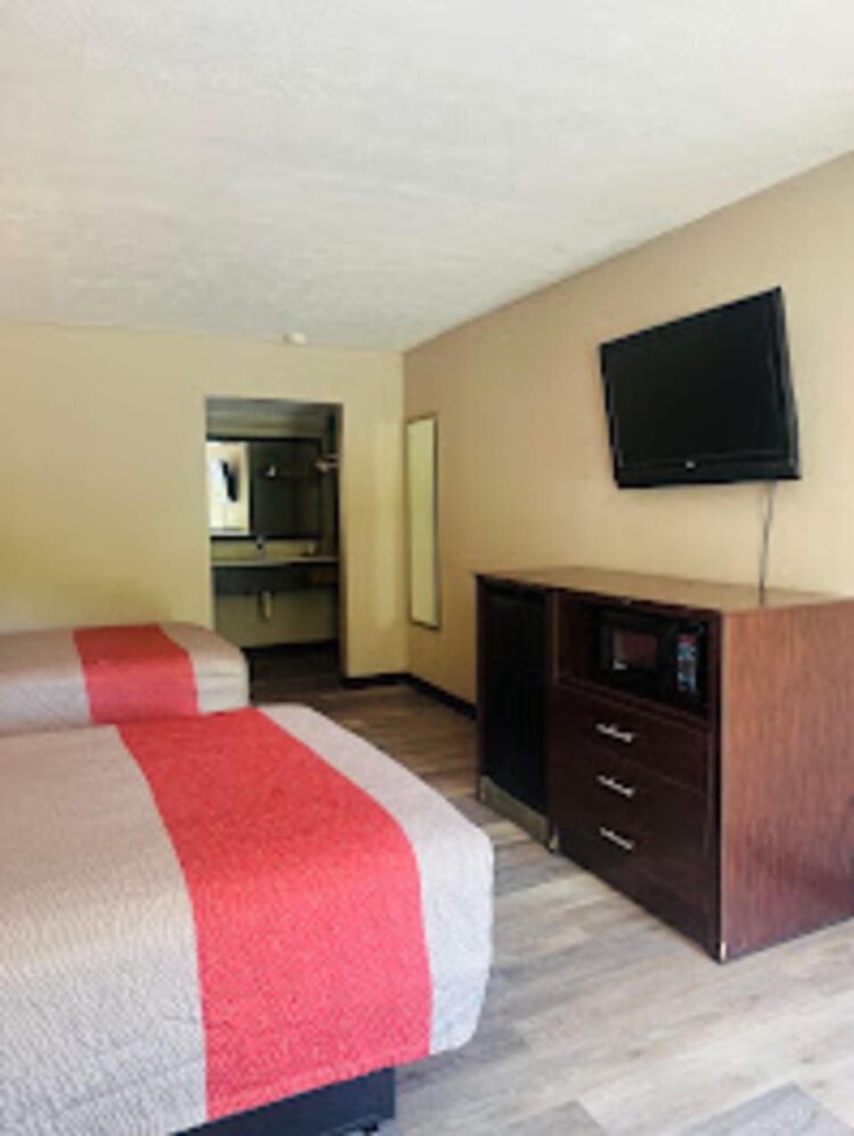 Basic Double or Twin Room | Desk, free WiFi