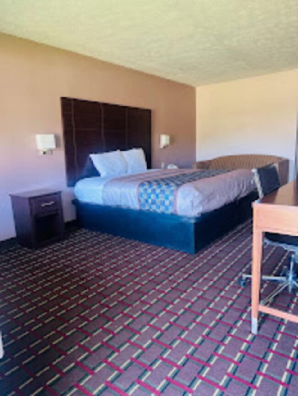 Basic Single Room | Desk, free WiFi