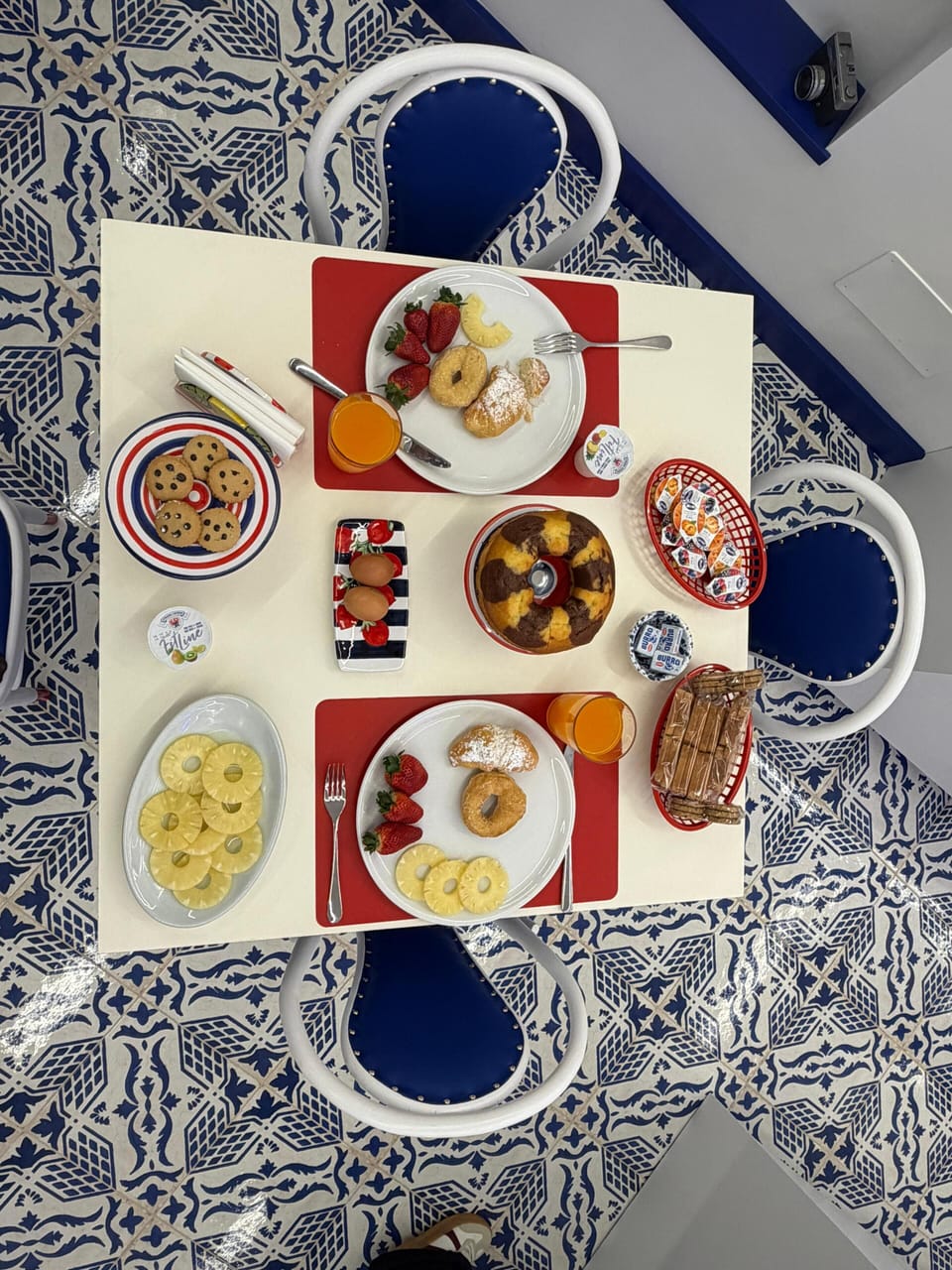 Daily buffet breakfast for a fee