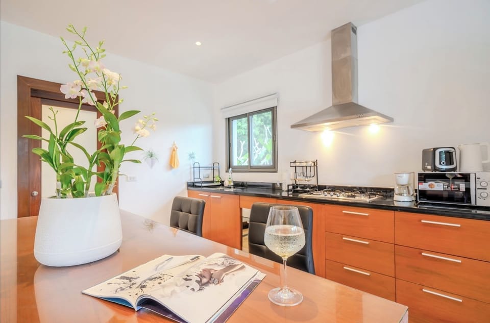 Villa, 2 Bedrooms, Non Smoking, Kitchen | Private kitchen | Full-size fridge, microwave, oven, stovetop