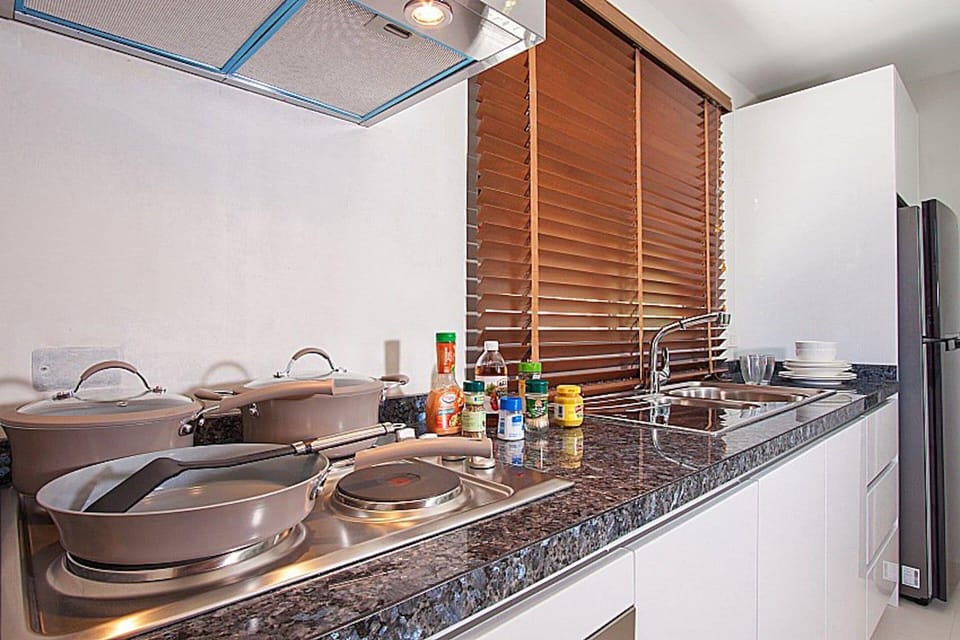 Villa, 2 Bedrooms, Non Smoking, Kitchen | Private kitchen | Full-size fridge, microwave, oven, stovetop