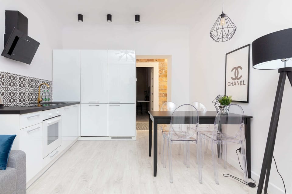 Deluxe Apartment | Private kitchen | Fridge, oven, stovetop, dishwasher