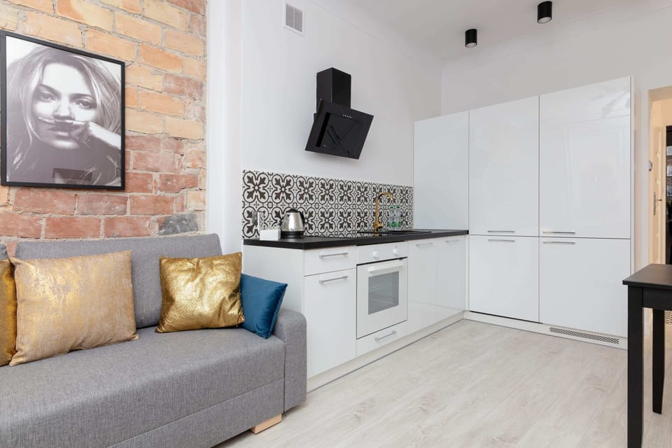 Deluxe Apartment | Private kitchen | Fridge, oven, stovetop, dishwasher