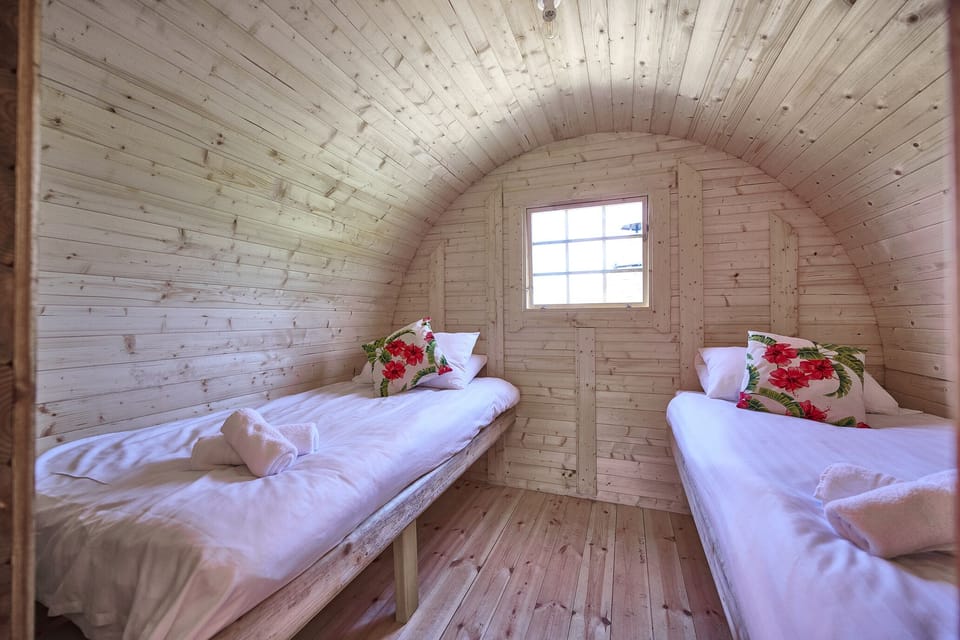 Luxury Cabin, Shared Bathroom (Bracken Barn) | 1 bedroom
