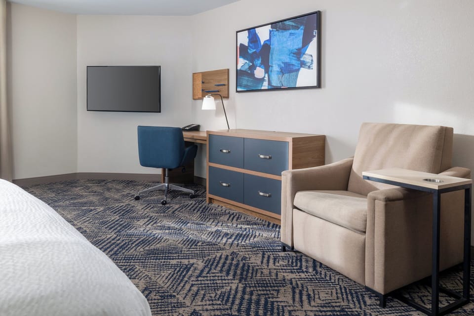 1 bedroom, desk, laptop workspace, blackout drapes
