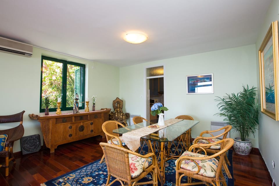 Comfort Apartment, Sea View | Living area | Flat-screen TV