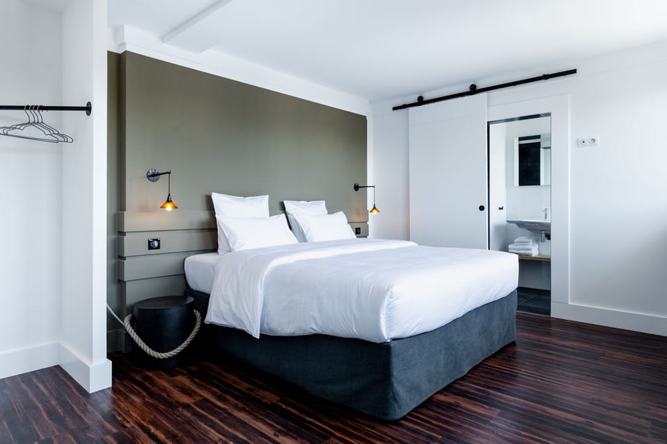 Comfort Double Room | Premium bedding, soundproofing, free WiFi, bed sheets