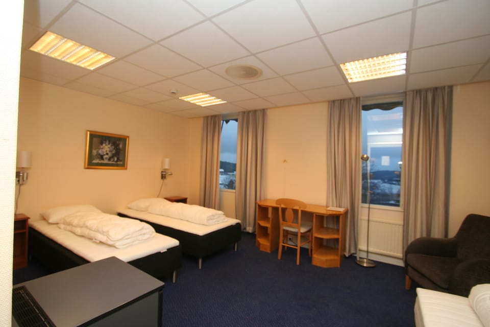 Double Room | Pillowtop beds, free WiFi, wheelchair access