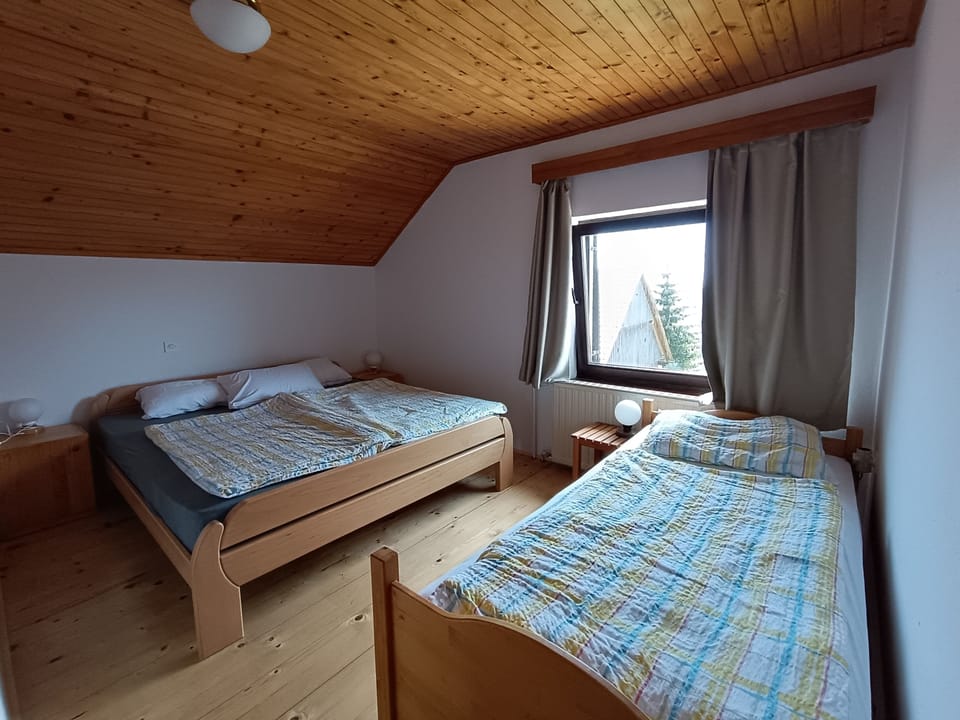 Basic Triple Room, Ensuite | Free WiFi