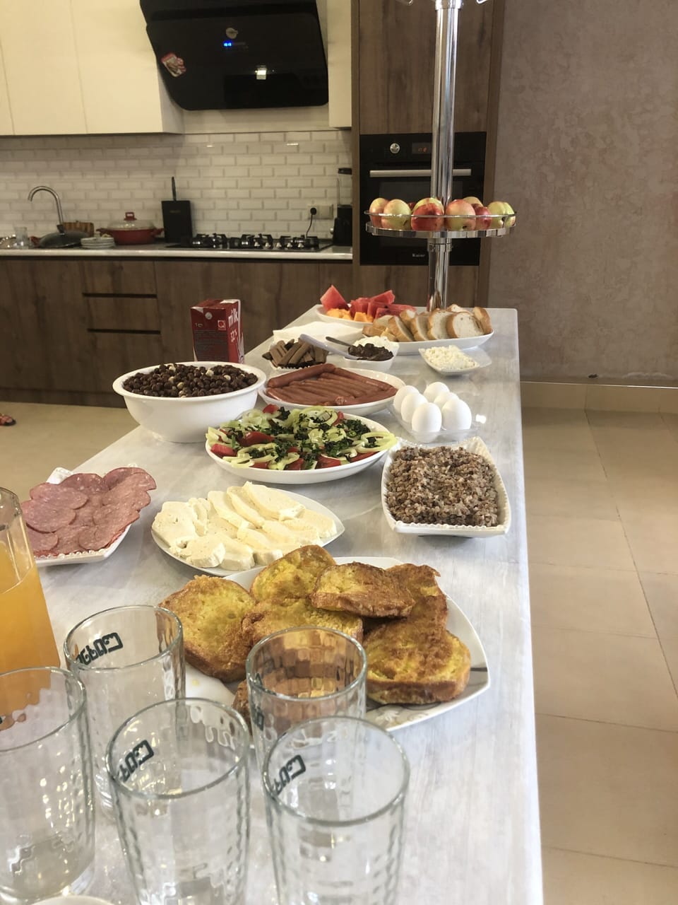 Daily buffet breakfast for a fee