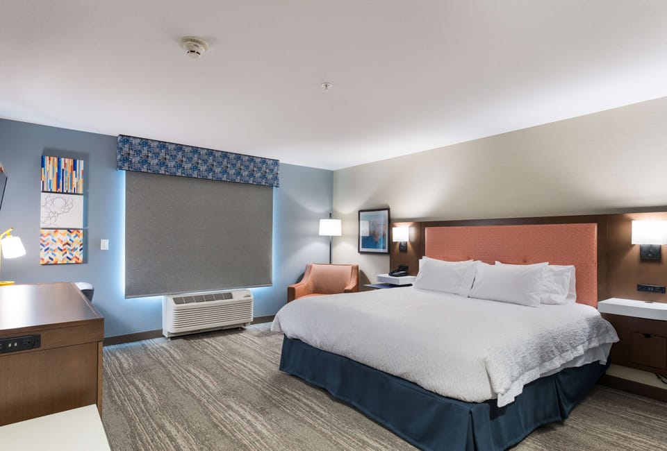 In-room safe, desk, soundproofing, free WiFi