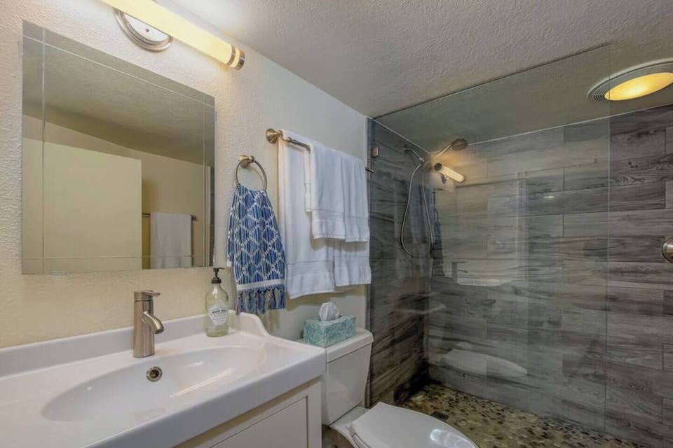  "The bathroom was large with modern finishes, great water pressure, and plenty of hot water!"