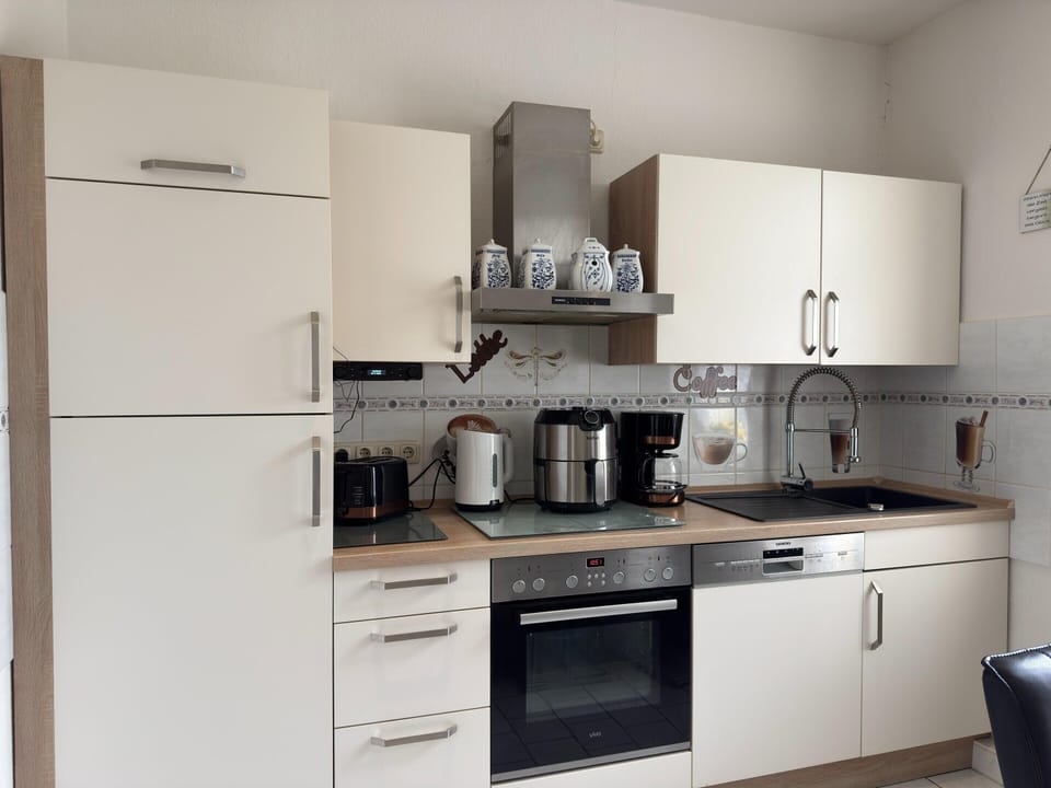 Apartment | Private kitchen | Toaster, highchair