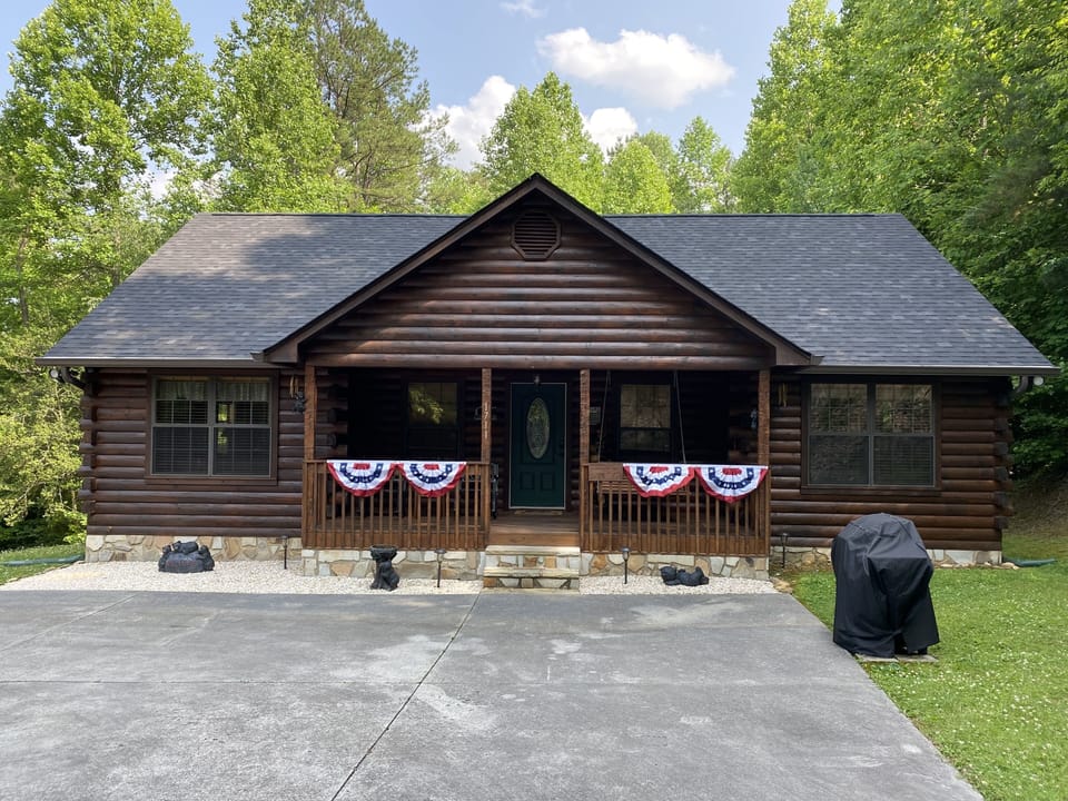 Beary Cozy Cabin Front