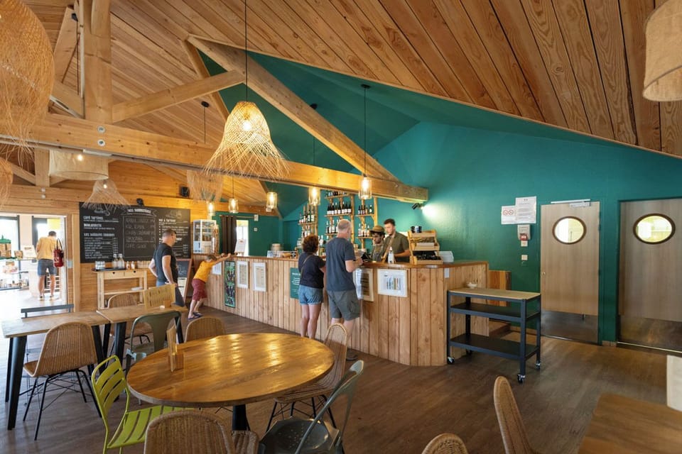 Snack bar