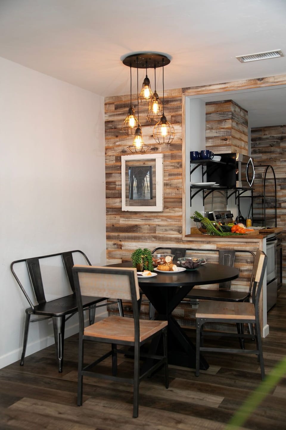 18.  Cozy Dining Nook with Seats for 6
