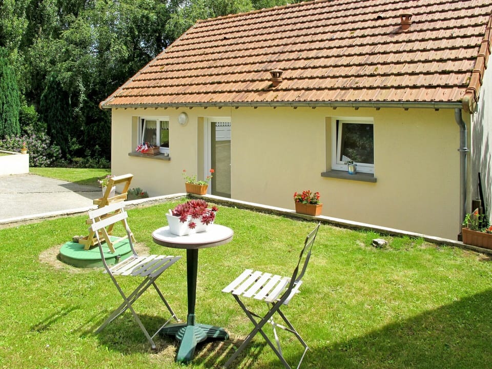 Plant, Furniture, Property, Building, Table, Window, Nature, Chair, Outdoor Table, House