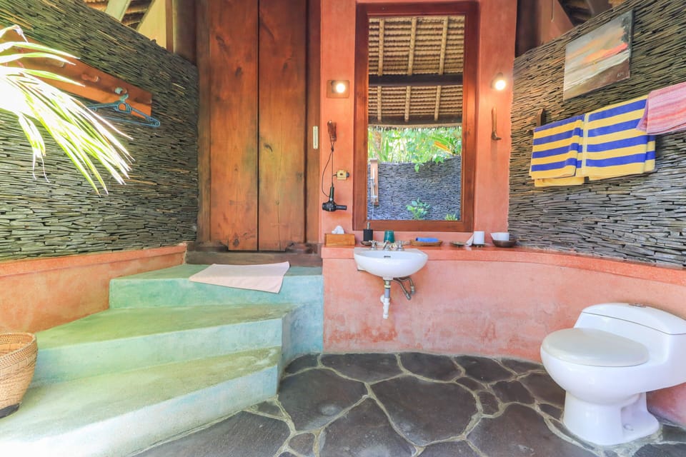 Triple Room | Bathroom | Separate tub and shower, bidet, towels