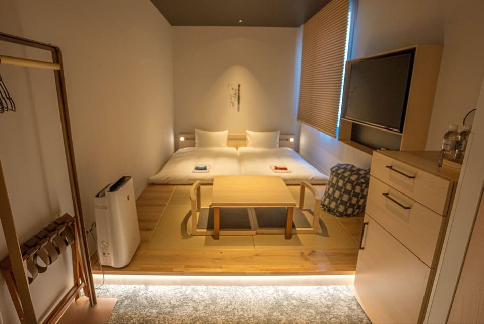 [ YOSHISADA 305] Traditional Japanese Style Twin Room | In-room safe, desk, WiFi (free), bed sheets