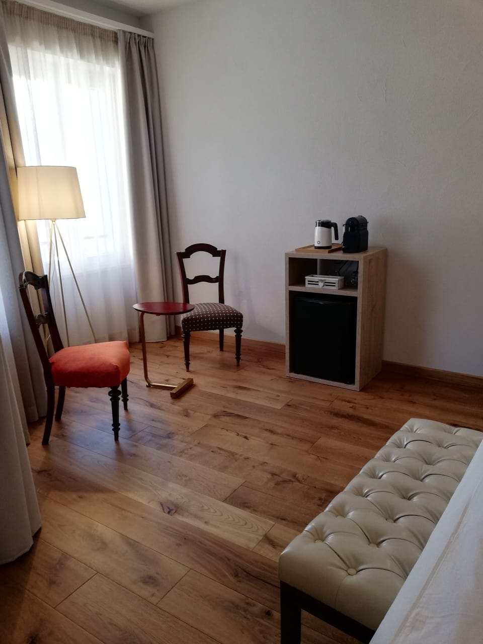 Deluxe Room (Oleandro) | Minibar, in-room safe, individually decorated, individually furnished