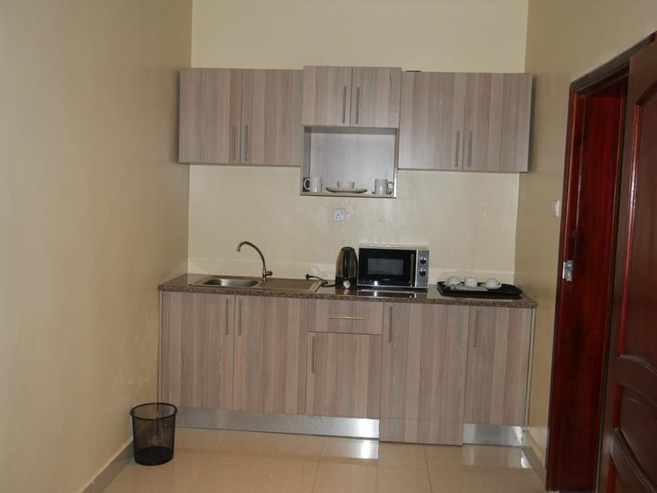 Standard Double Room | Private kitchen | Electric kettle