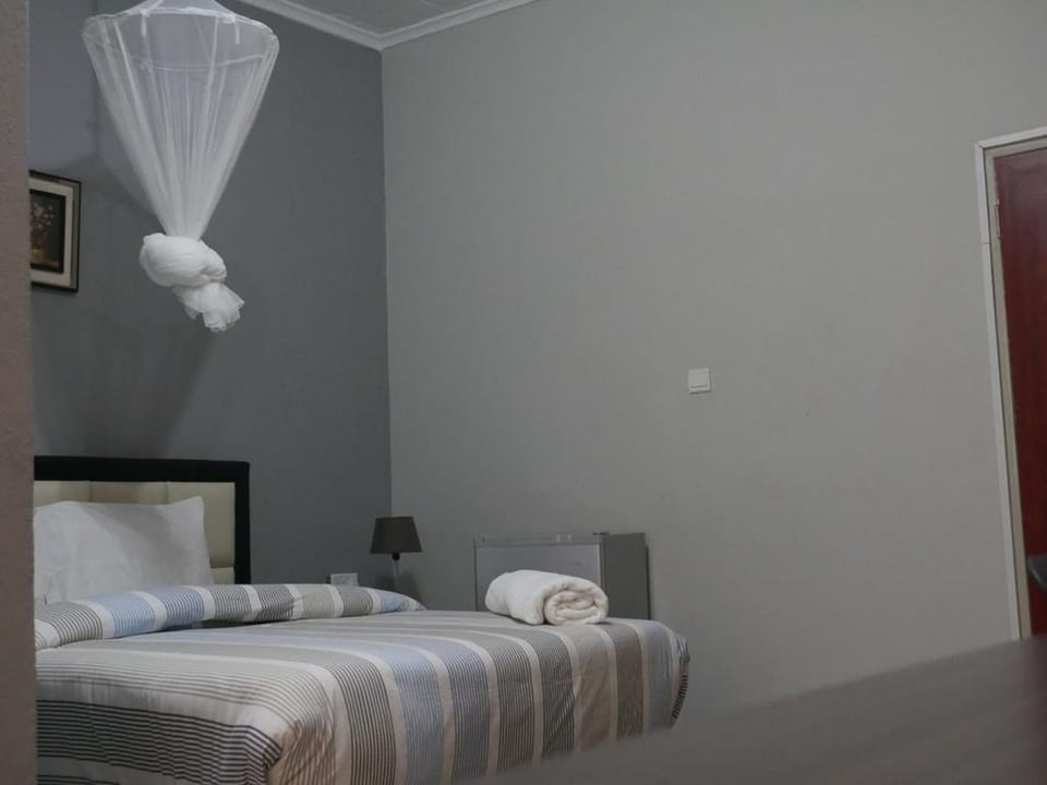 Executive Double Room | Desk, laptop workspace, iron/ironing board, free WiFi