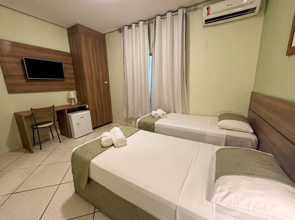 Minibar, WiFi (free), bed sheets