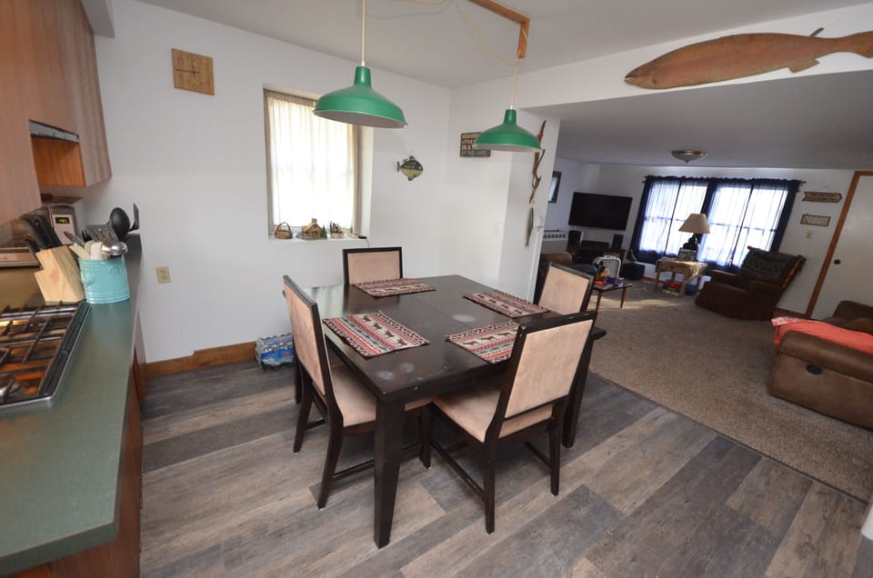 Dining area. - Dining area.