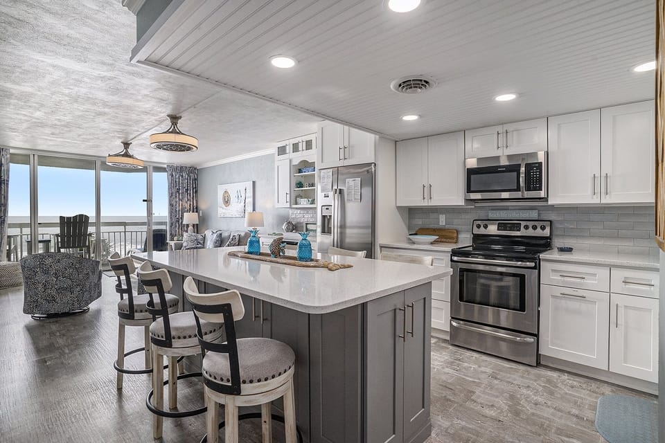 Condo, 1 Bedroom | Private kitchen | Fridge, microwave, oven, dishwasher