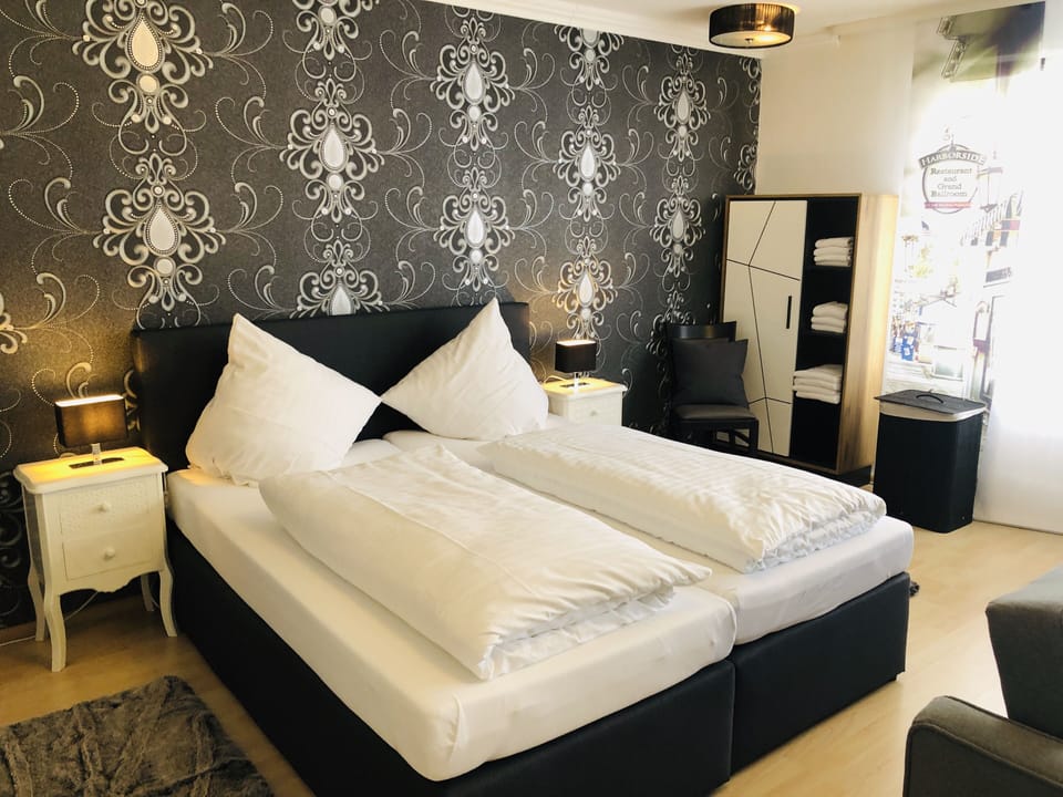 Deluxe Suite | Soundproofing, WiFi (free)