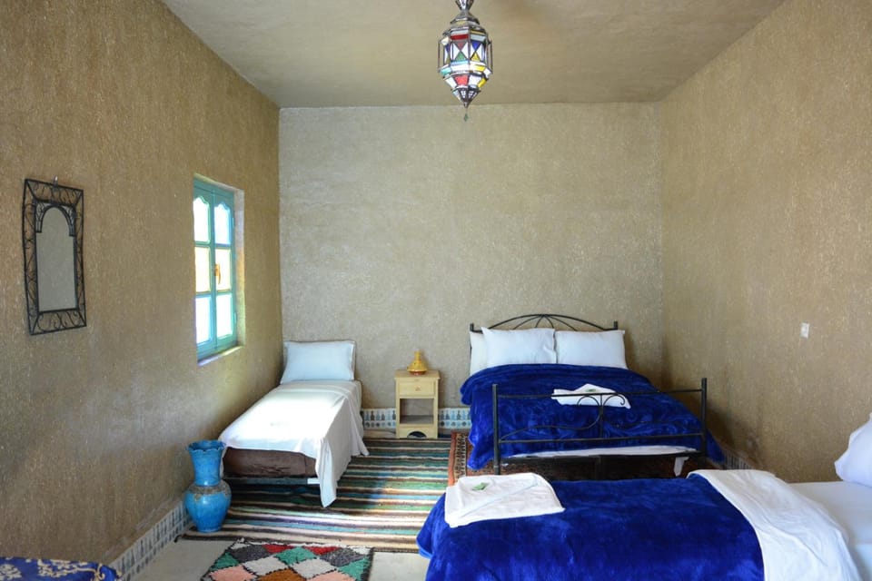WiFi (free), bed sheets