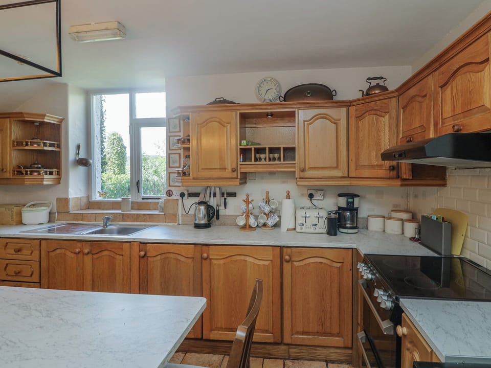 Dishwasher, cookware/dishes/utensils