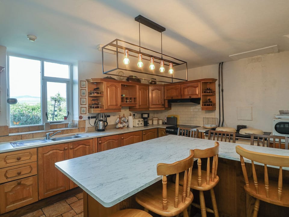 Dishwasher, cookware/dishes/utensils