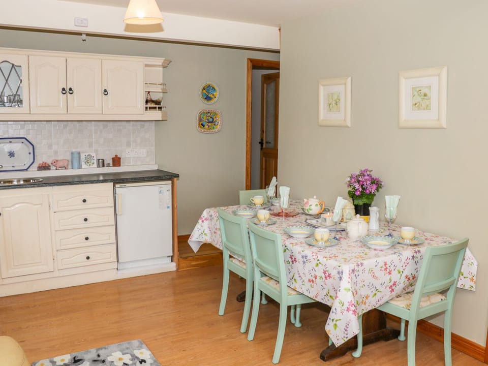 Cottage | Interior