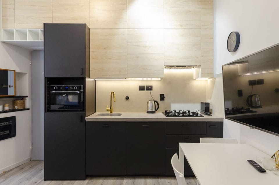 Apartment, 1 Bedroom | Private kitchen | Fridge, microwave, oven, stovetop