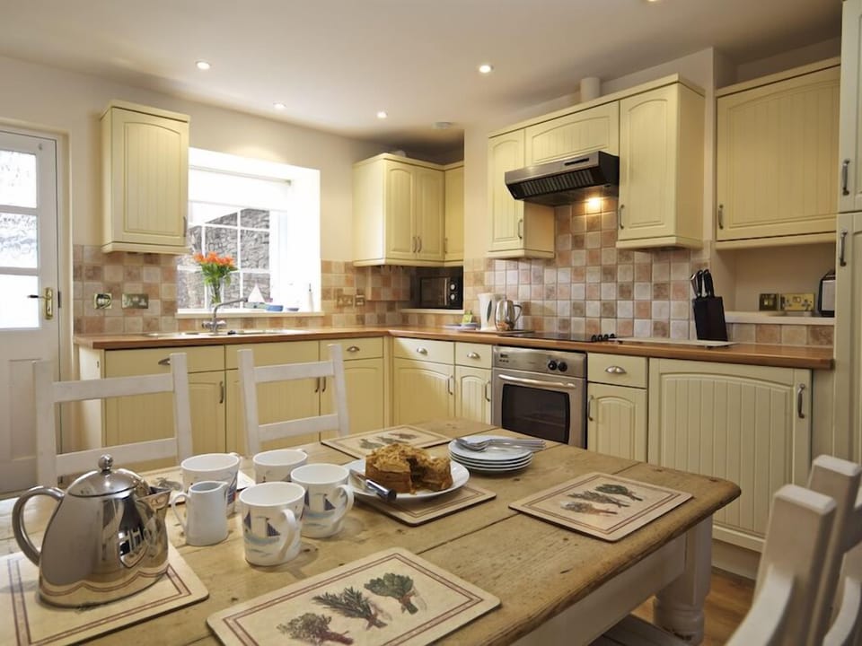 Cottage | Interior