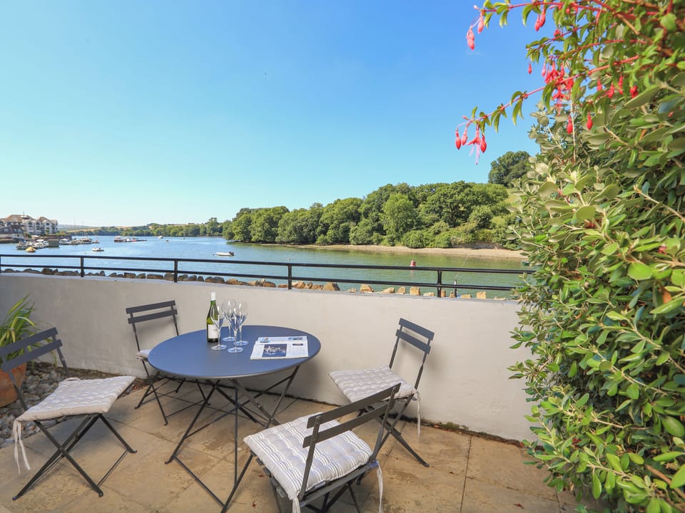 Cottage | Outdoor dining