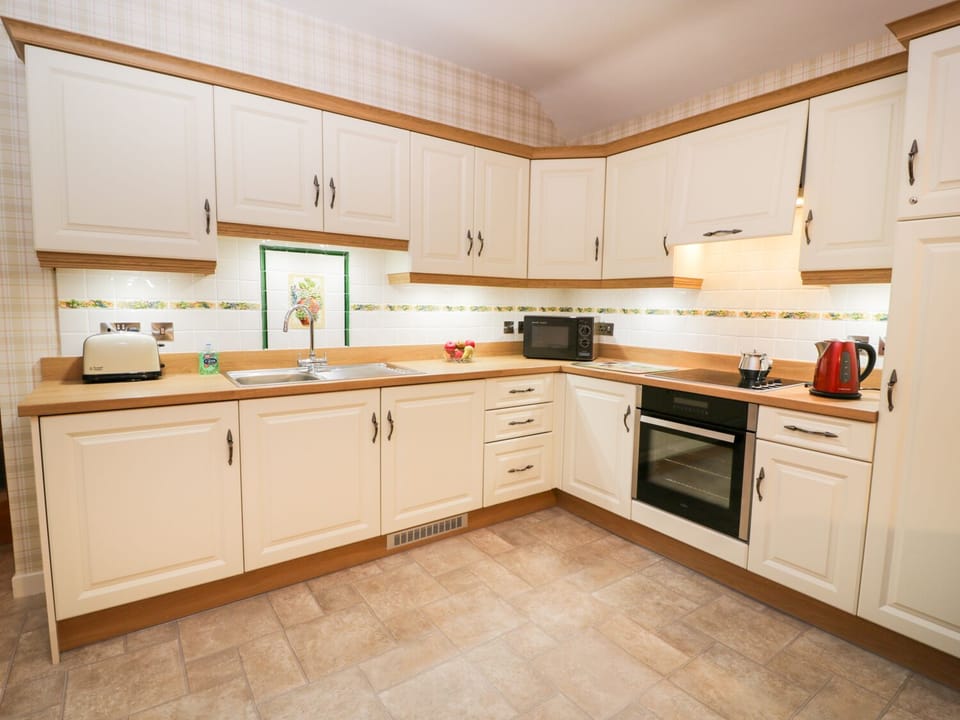 Cottage | Private kitchen | Cookware/dishes/utensils