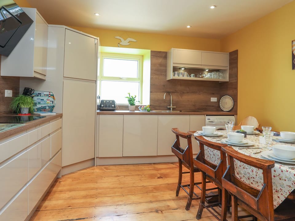 Cottage | Interior