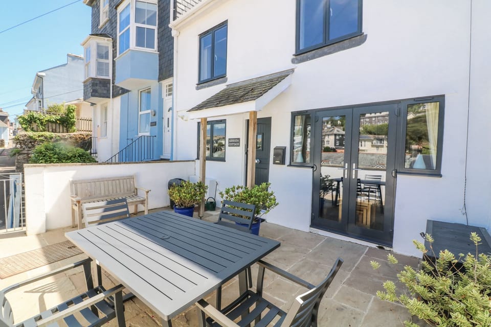 Cottage | Outdoor dining