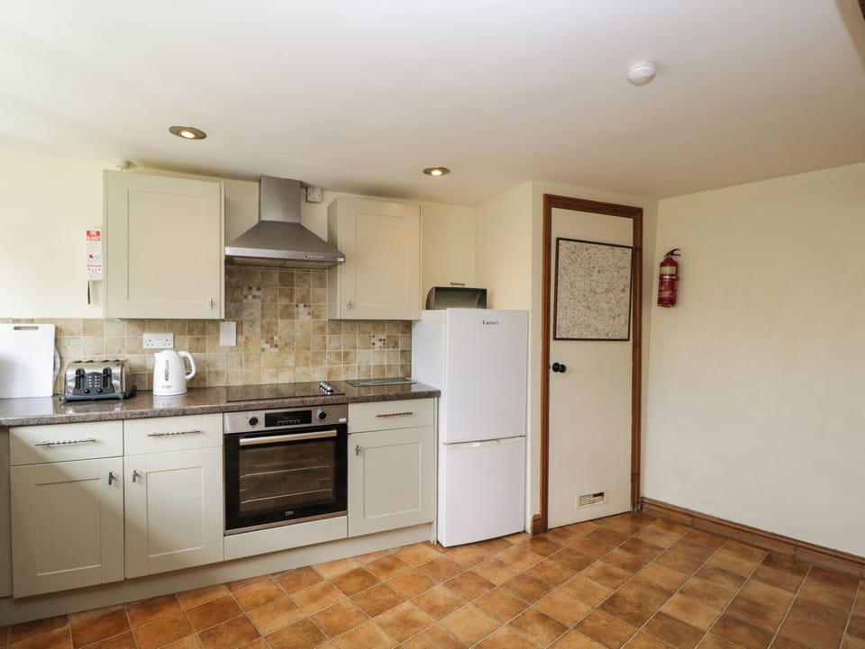Cottage | Private kitchen | Cookware/dishes/utensils