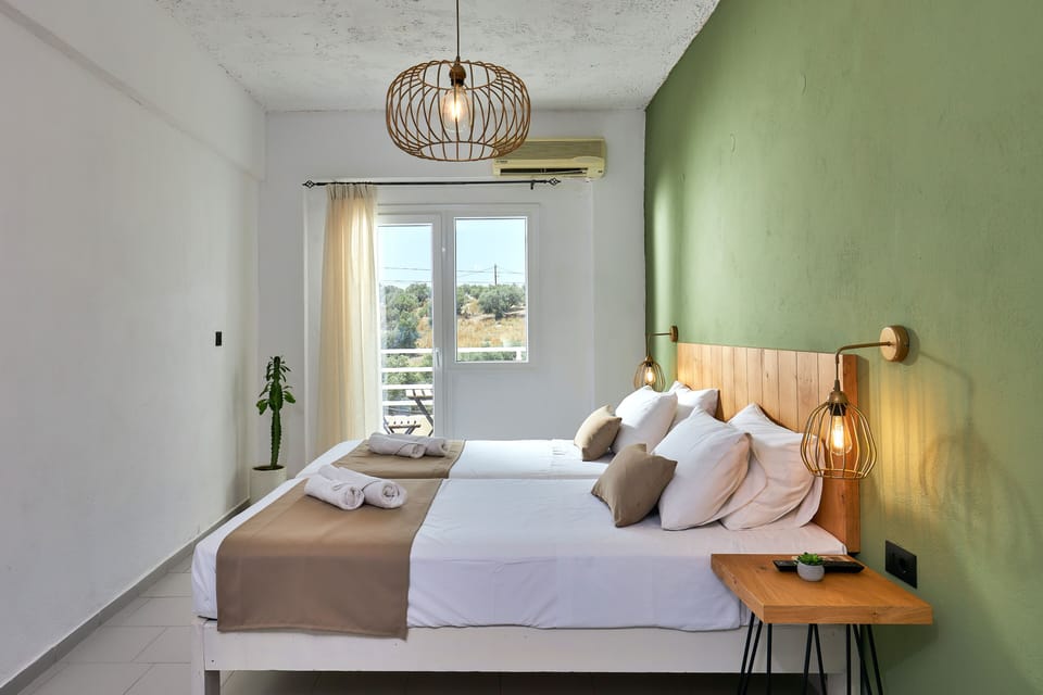 Superior Double Room | In-room safe, laptop workspace, blackout drapes