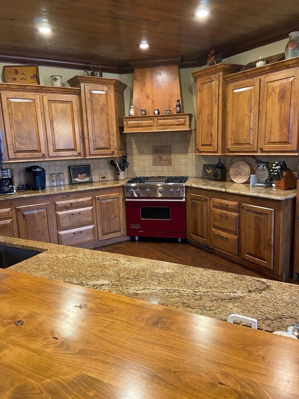 Beautiful kitchen right off the great room