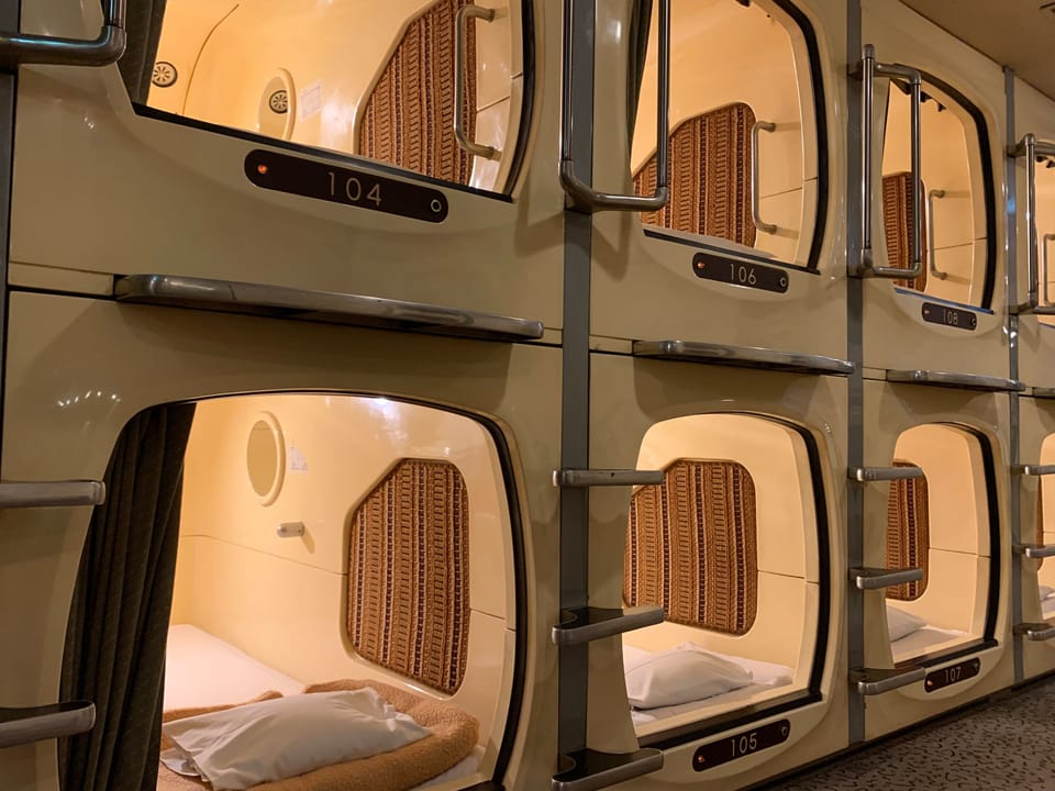 Capsule Room for Men | Free WiFi, bed sheets