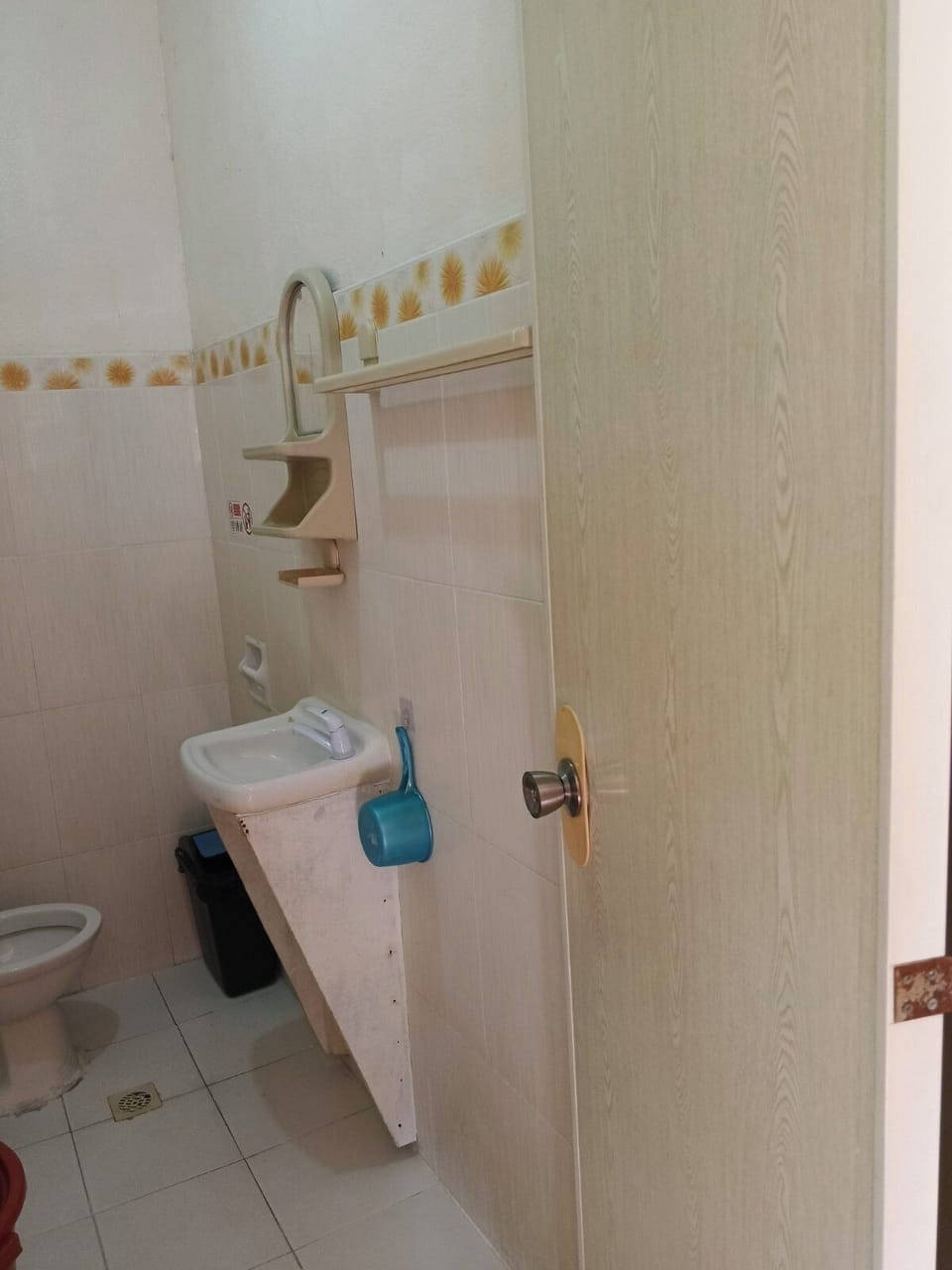 Deluxe Double Room | Bathroom | Shower, free toiletries, towels