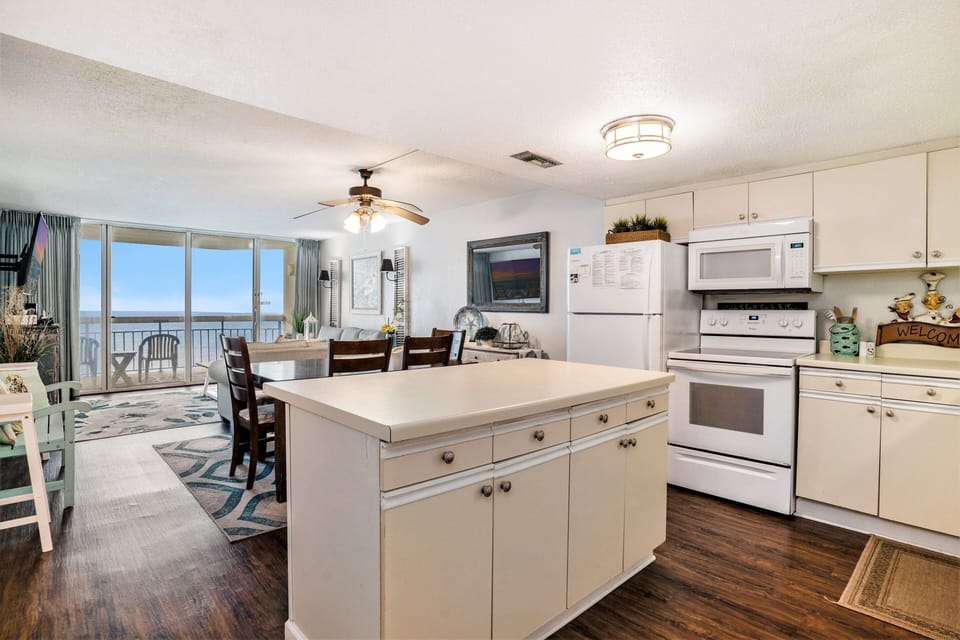 Condo, 2 Bedrooms | Private kitchen | Fridge, microwave, oven, dishwasher