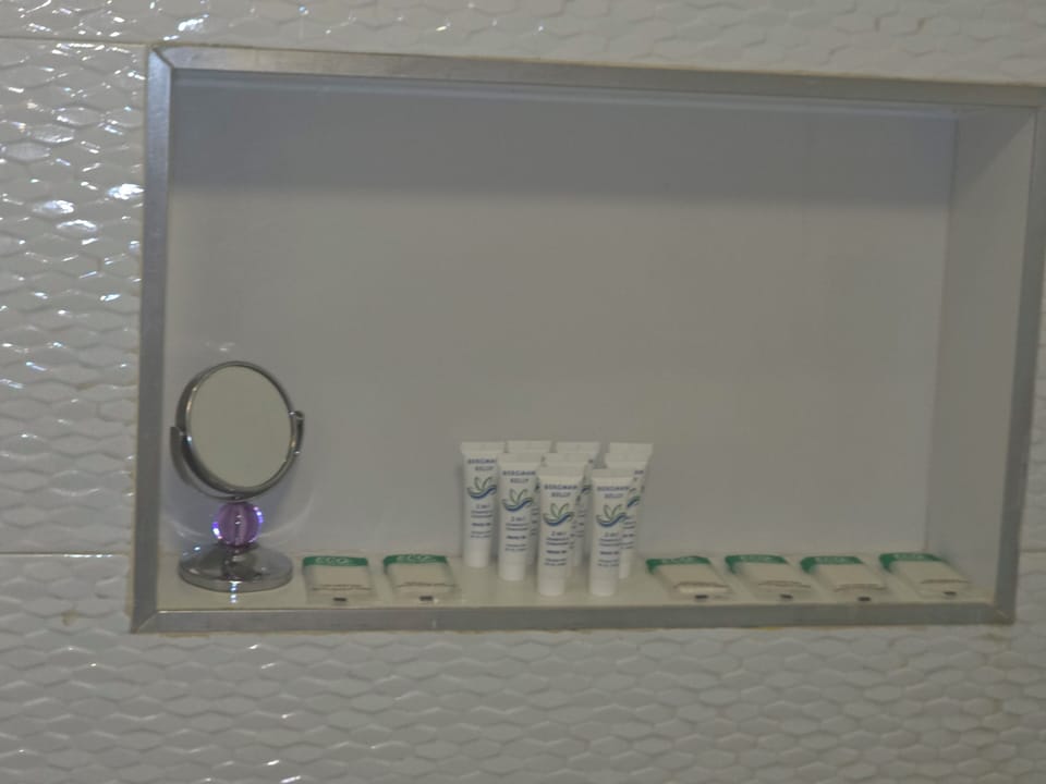 Bathroom amenities