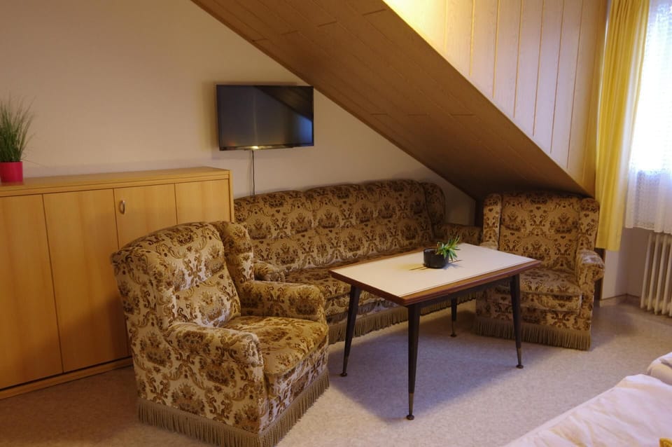 Twin Room, Shared Bathroom, Garden View (Zimmer-2) | Premium bedding, free WiFi, bed sheets