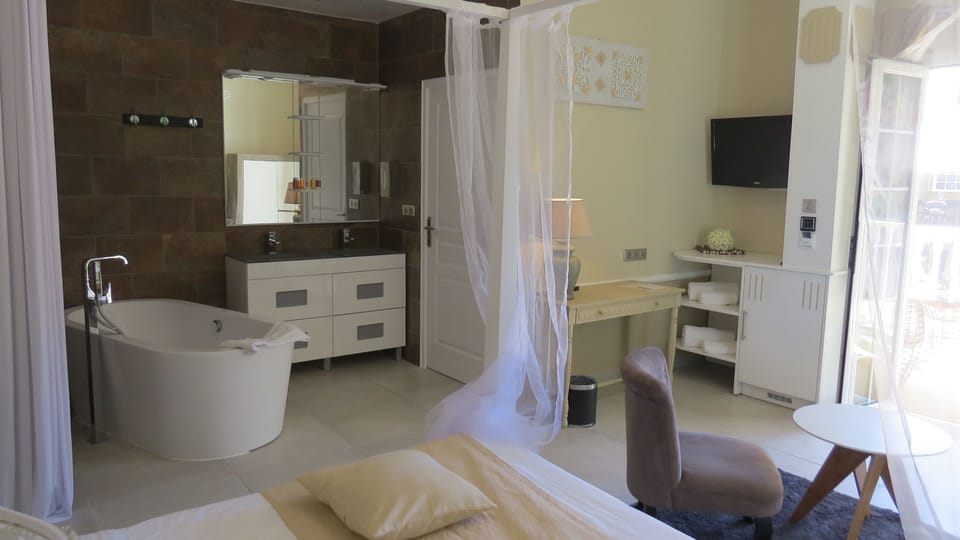 Minibar, in-room safe, desk, rollaway beds